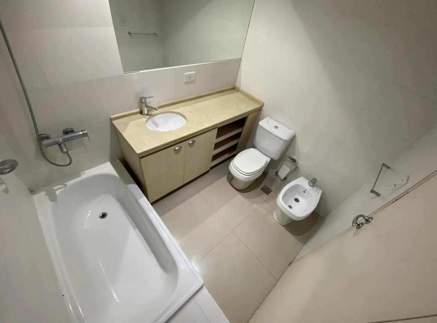 DEPARTAMENTO EN VENTA Y ALQUILER CORMORAN NORDELTA 3