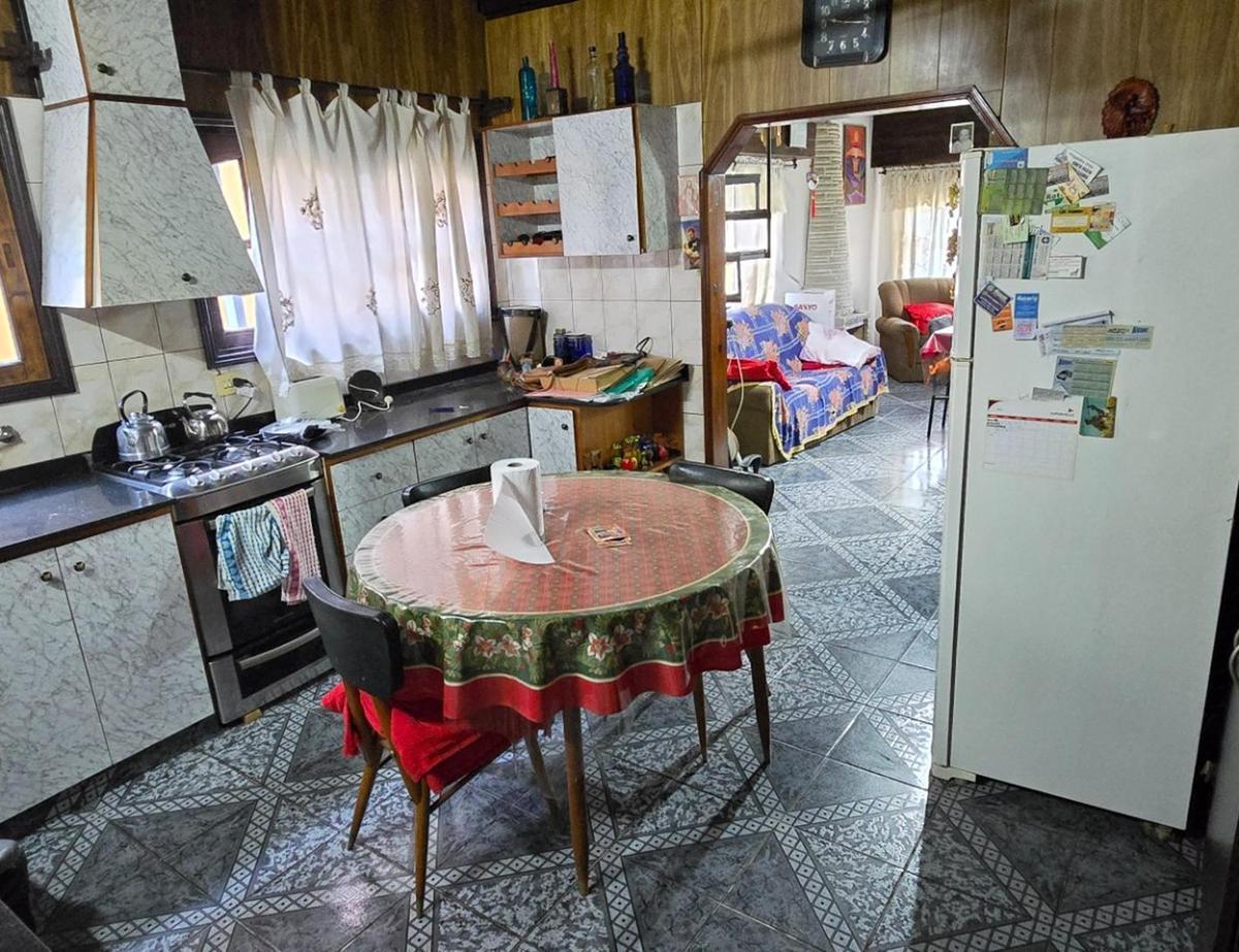 Oportunidad Casa en Barrio Los Tilos 5
