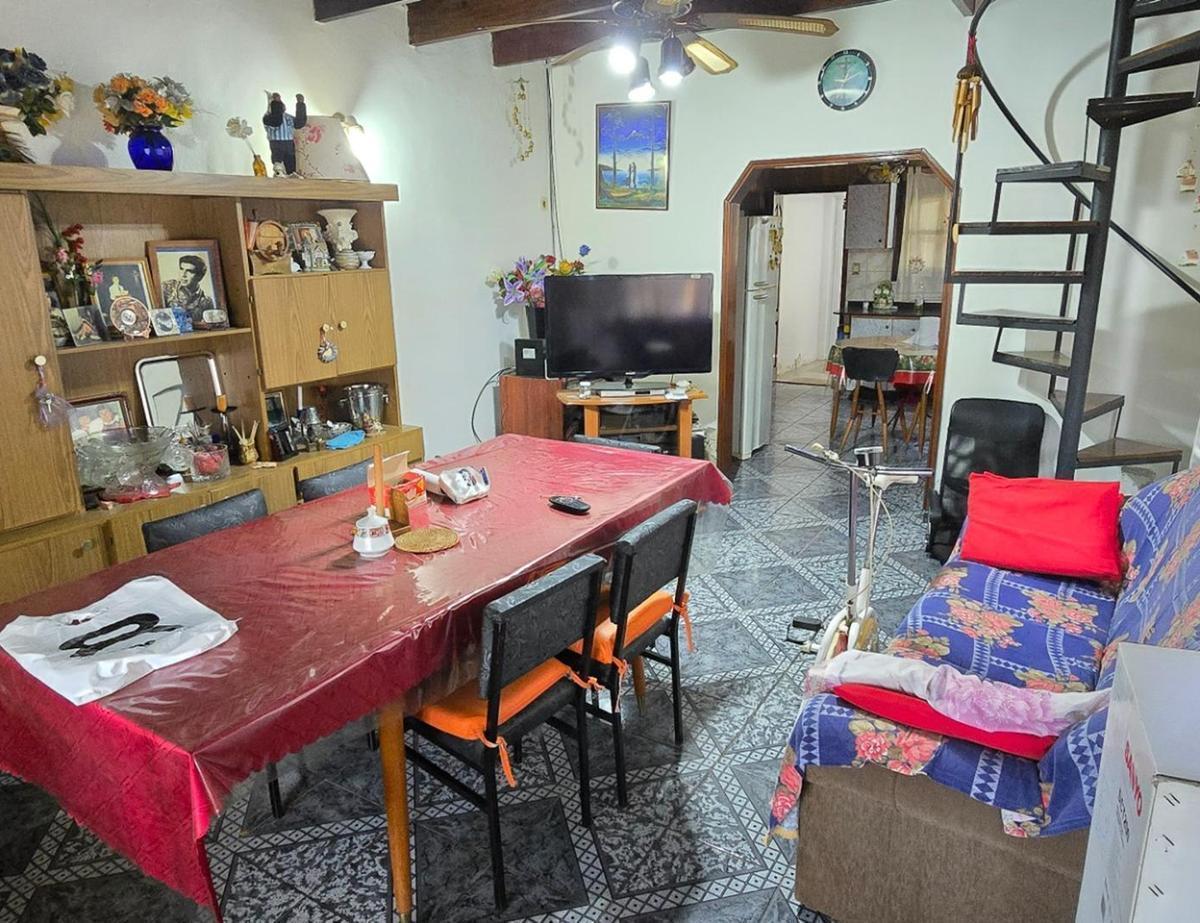 Oportunidad Casa en Barrio Los Tilos 3