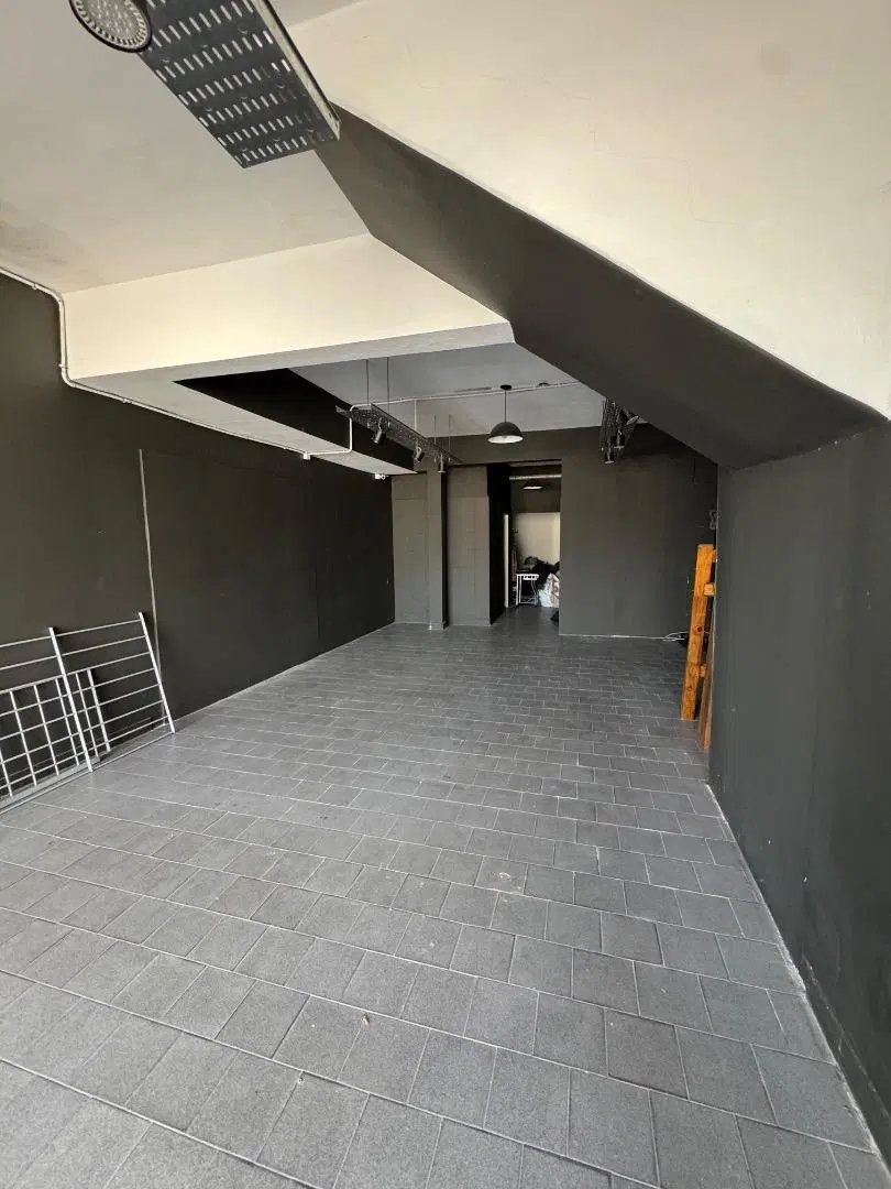 LOCAL EN ALQUILER COMERCIAL ZONA JARA 5