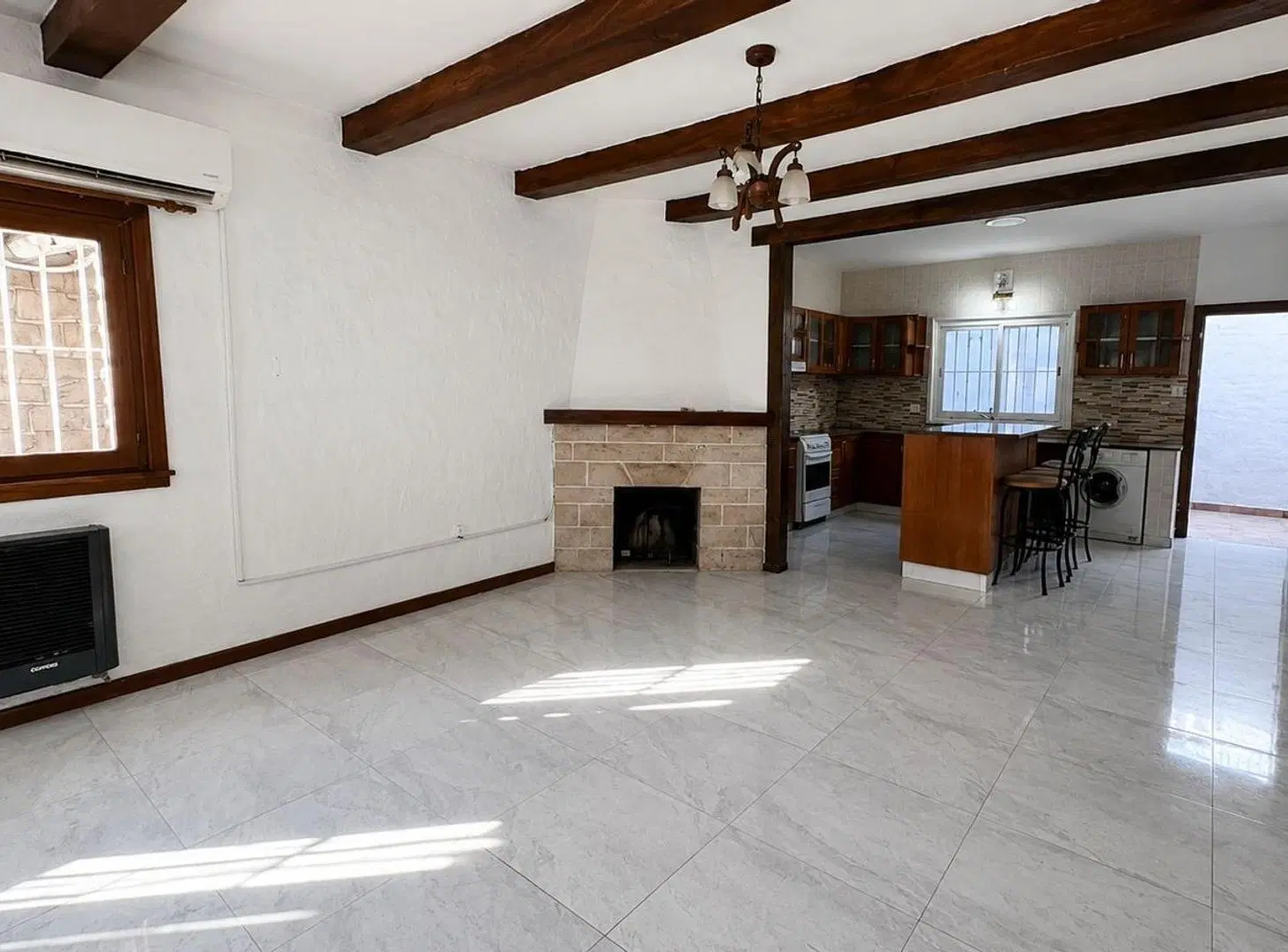 CHALET 4 AMBIENTES - ZONA GUEMES 4