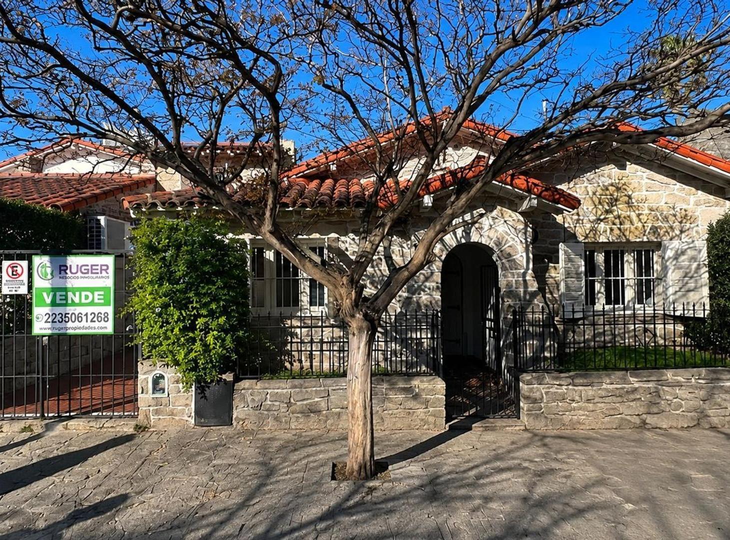 CHALET 4 AMBIENTES - ZONA GUEMES