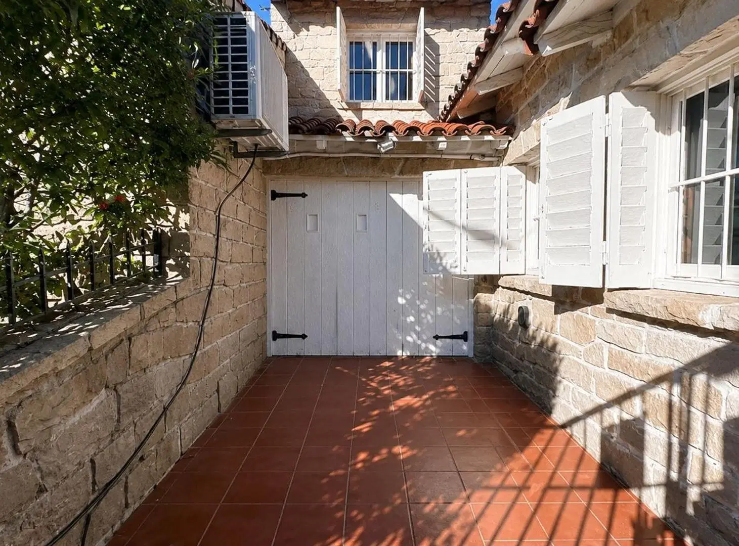 CHALET 4 AMBIENTES - ZONA GUEMES 2