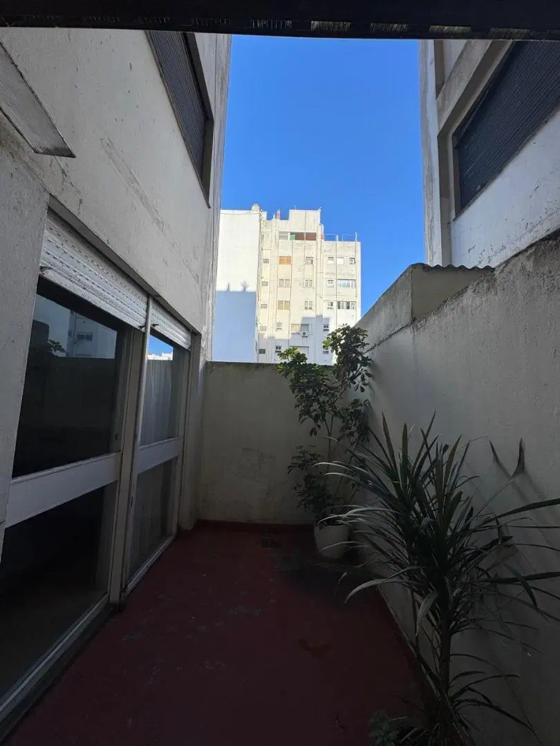 Departamento 2 ambientes con dependencia zona Güemes 4