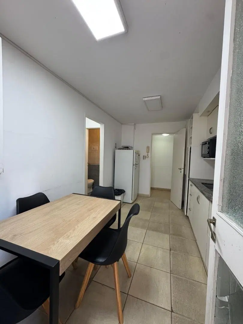 Departamento 2 ambientes con dependencia zona Güemes 2
