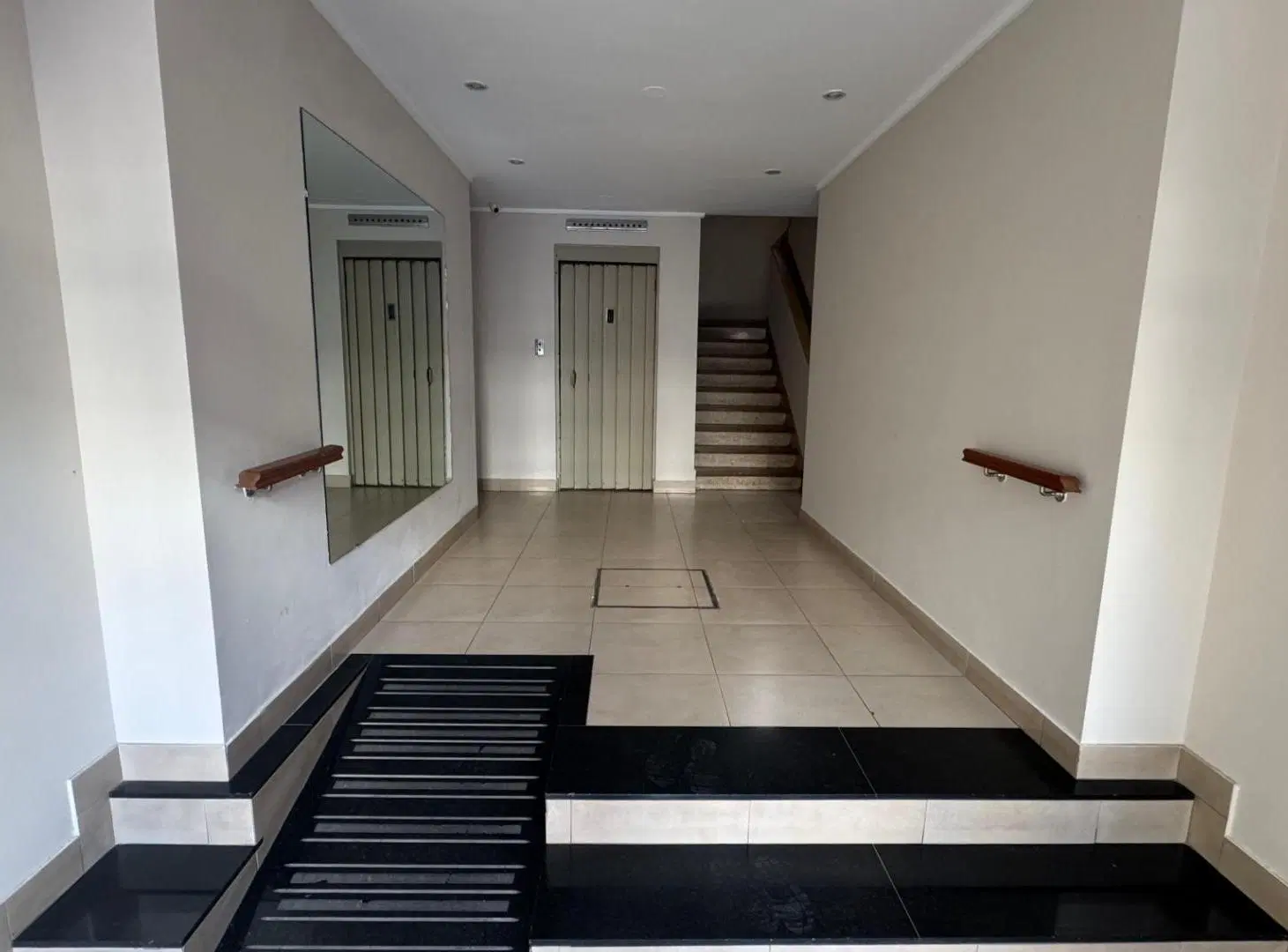 ALQUILER MONO AMBIENTE AL FRENTE - ZONA ALDREY 5