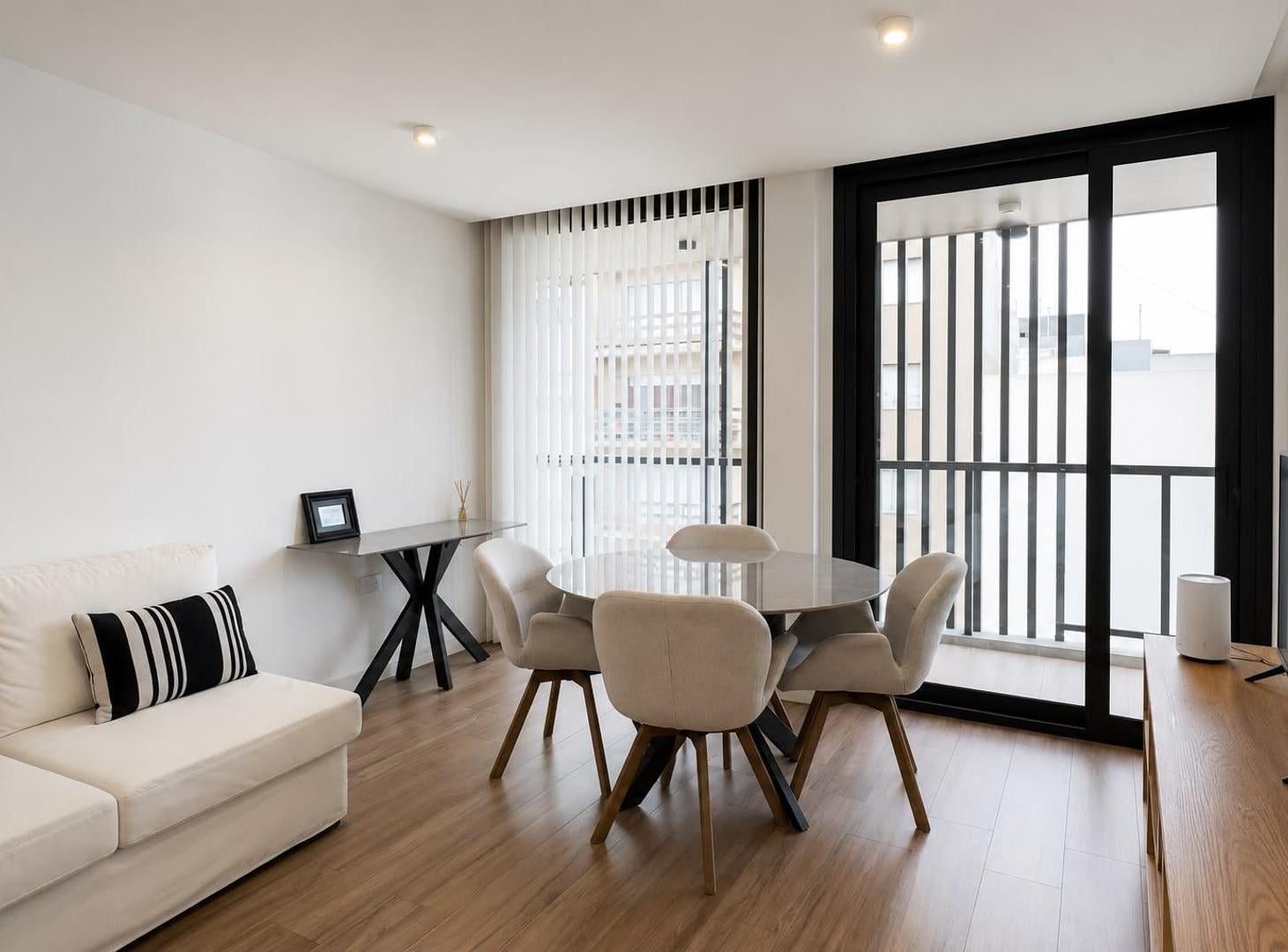 VENTA 2 AMBIENTES - EDIFICIO BONJO 8