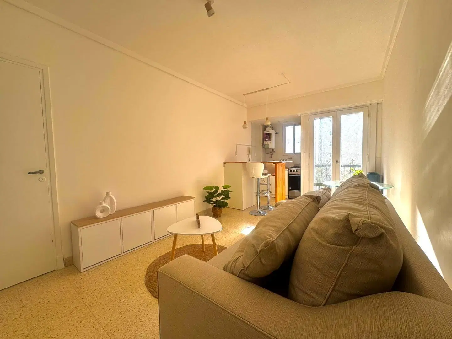 MONOAMBIENTE AL FRENTE EN VENTA 1