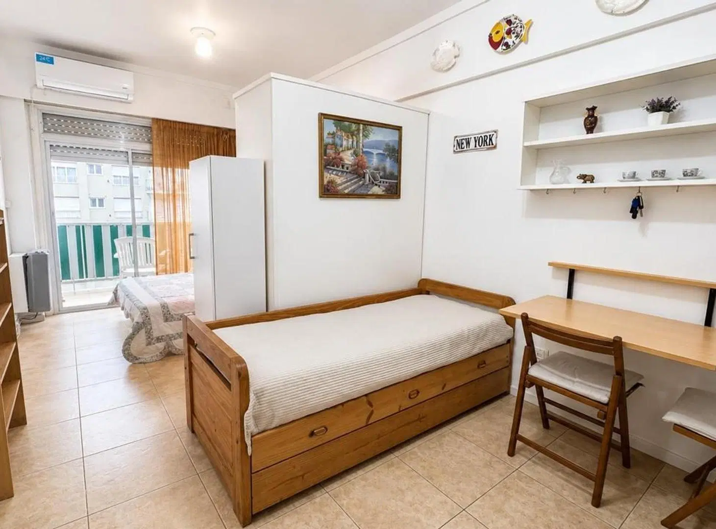 MONOAMBIENTE EN VENTA CON BALCON A LA CALLE 2