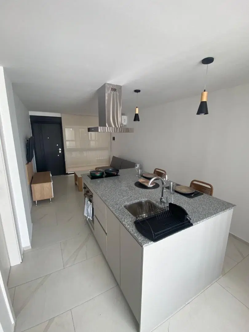 ALQUILER MONOAMBIENTE AMOBLADO 4