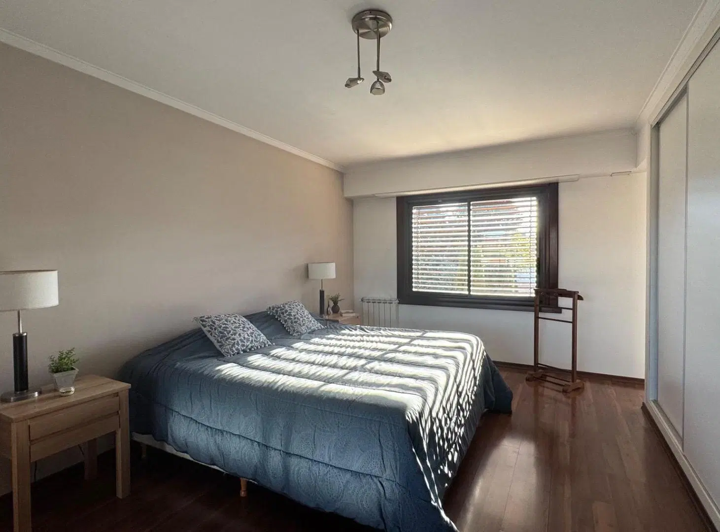 Casa 4 ambientes con parque apta crédito 5