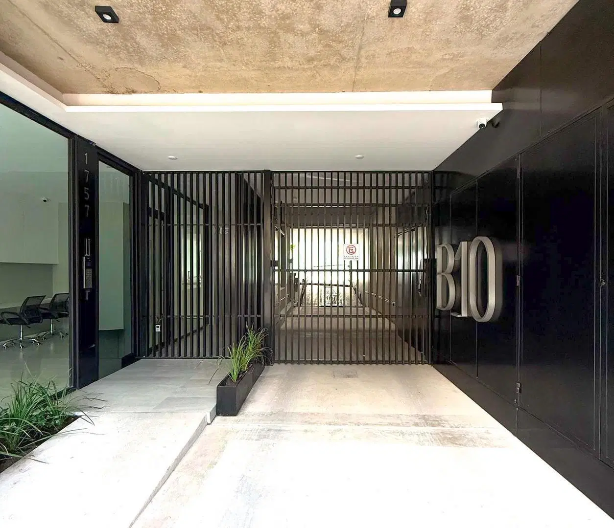 MONOAMBIENTE A ESTRENAR AMOBLADO CON COCHERA 4
