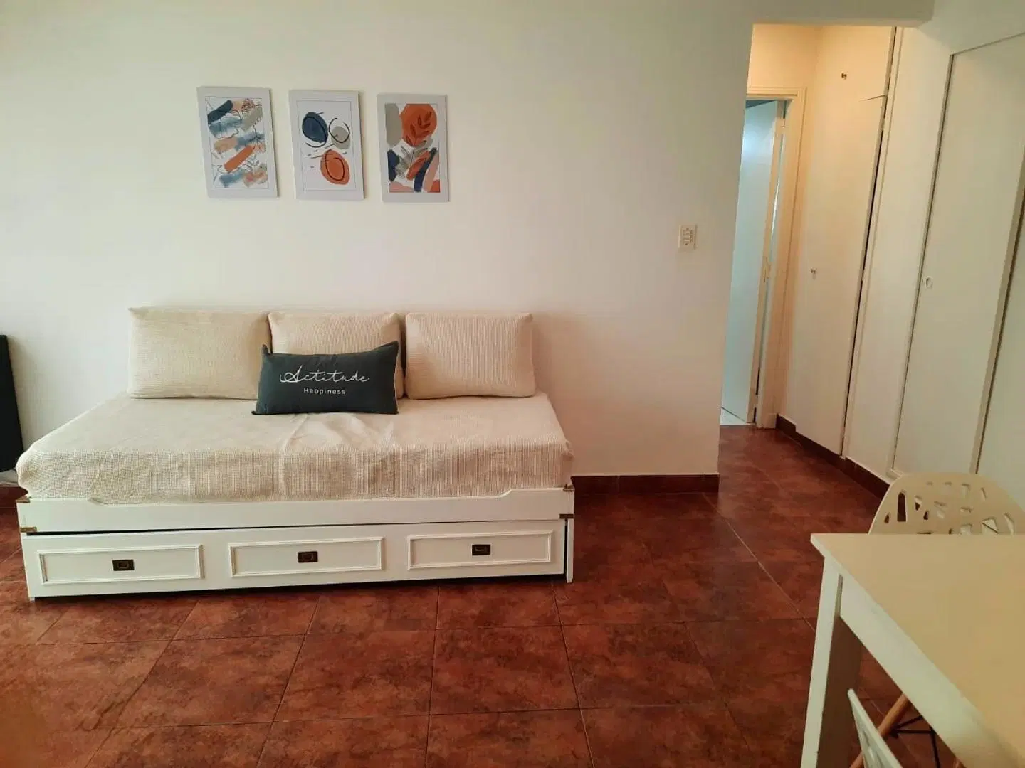 DEPARTAMENTO 2 AMBIENTES LATERAL EN LA PERLA 4