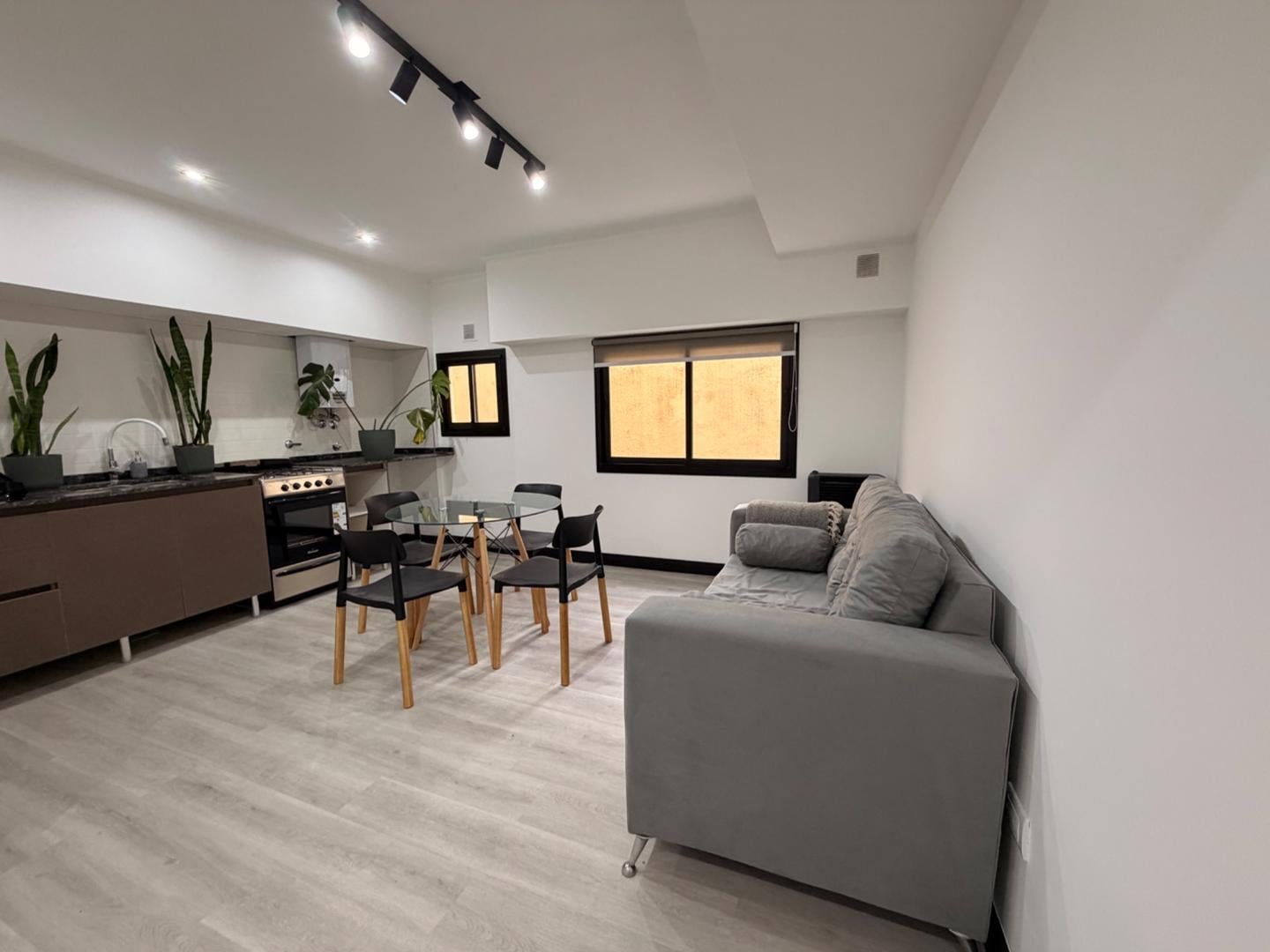 Foto de Venta departamento en la perla, dos ambientes reciclado, imagen 1