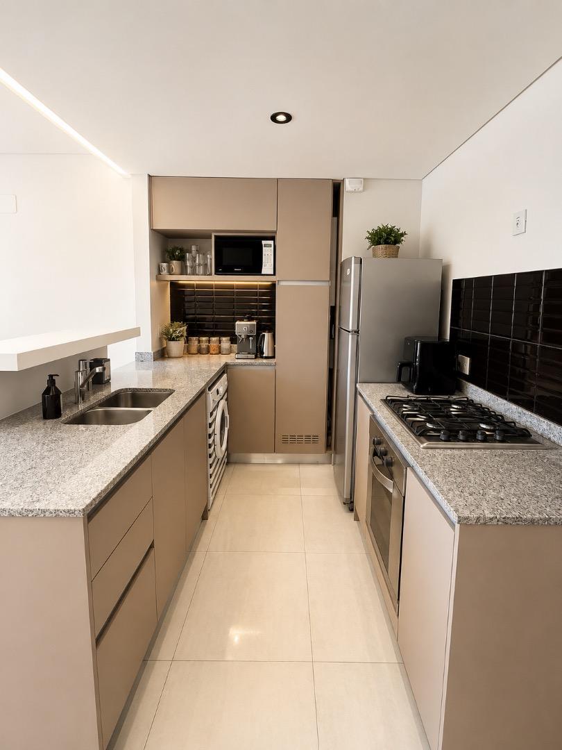 Foto de Venta departamento 2 ambientes SEMIPISO cochera y baulera, imagen 3