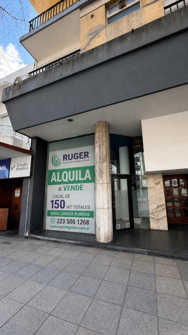 Foto de LOCAL SOBRE AVENIDA COLÓN, imagen 2
