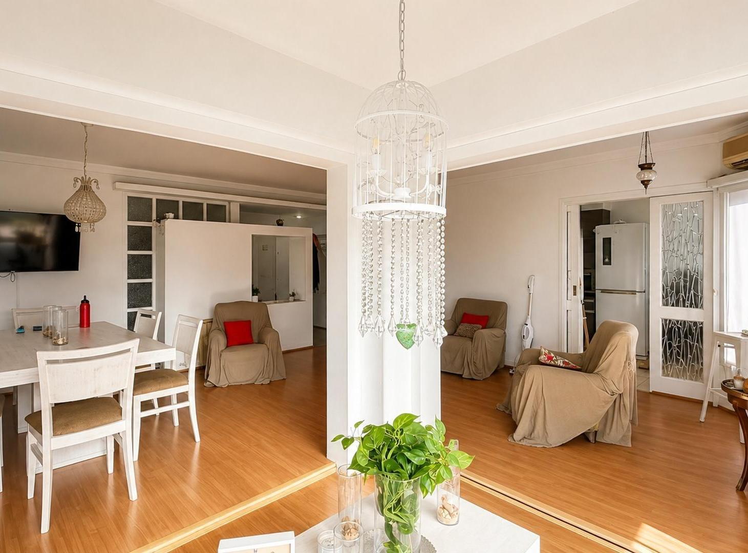 Foto de SEMIPISO 3 AMBIENTES CON DEPENDENCIA Y COCHERA | LA PERLA, imagen 3
