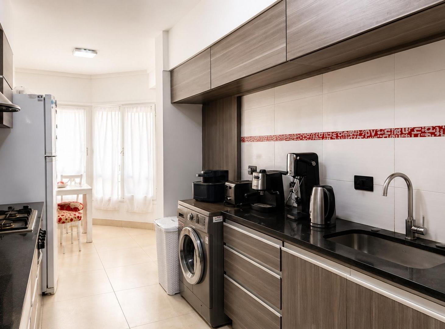 Foto de SEMIPISO 3 AMBIENTES CON DEPENDENCIA Y COCHERA | LA PERLA, imagen 2