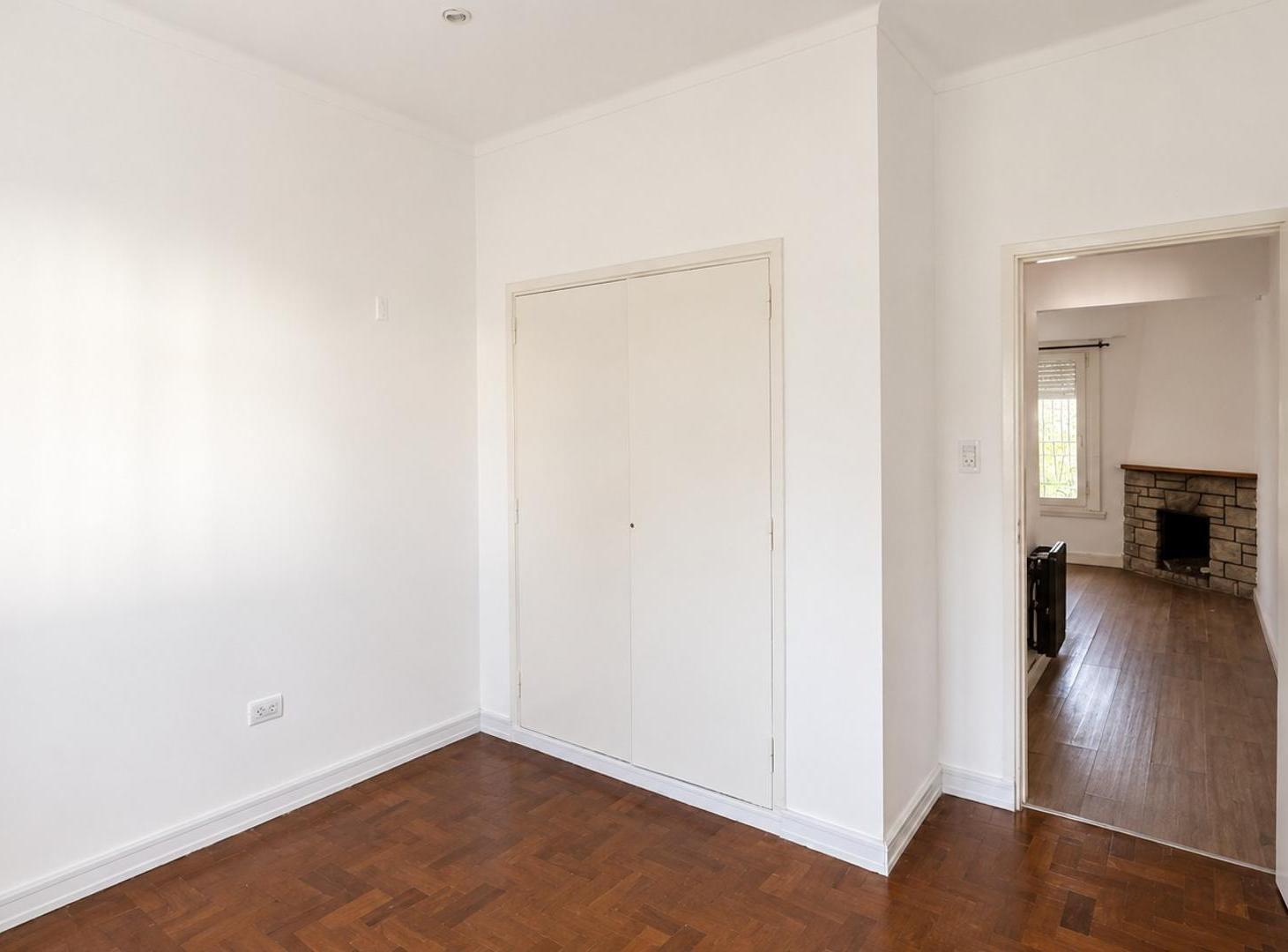 Foto de VENTA | CASA DE 4 AMBIENTES CON PARQUE, QUINCHO Y COCHERA, imagen 4