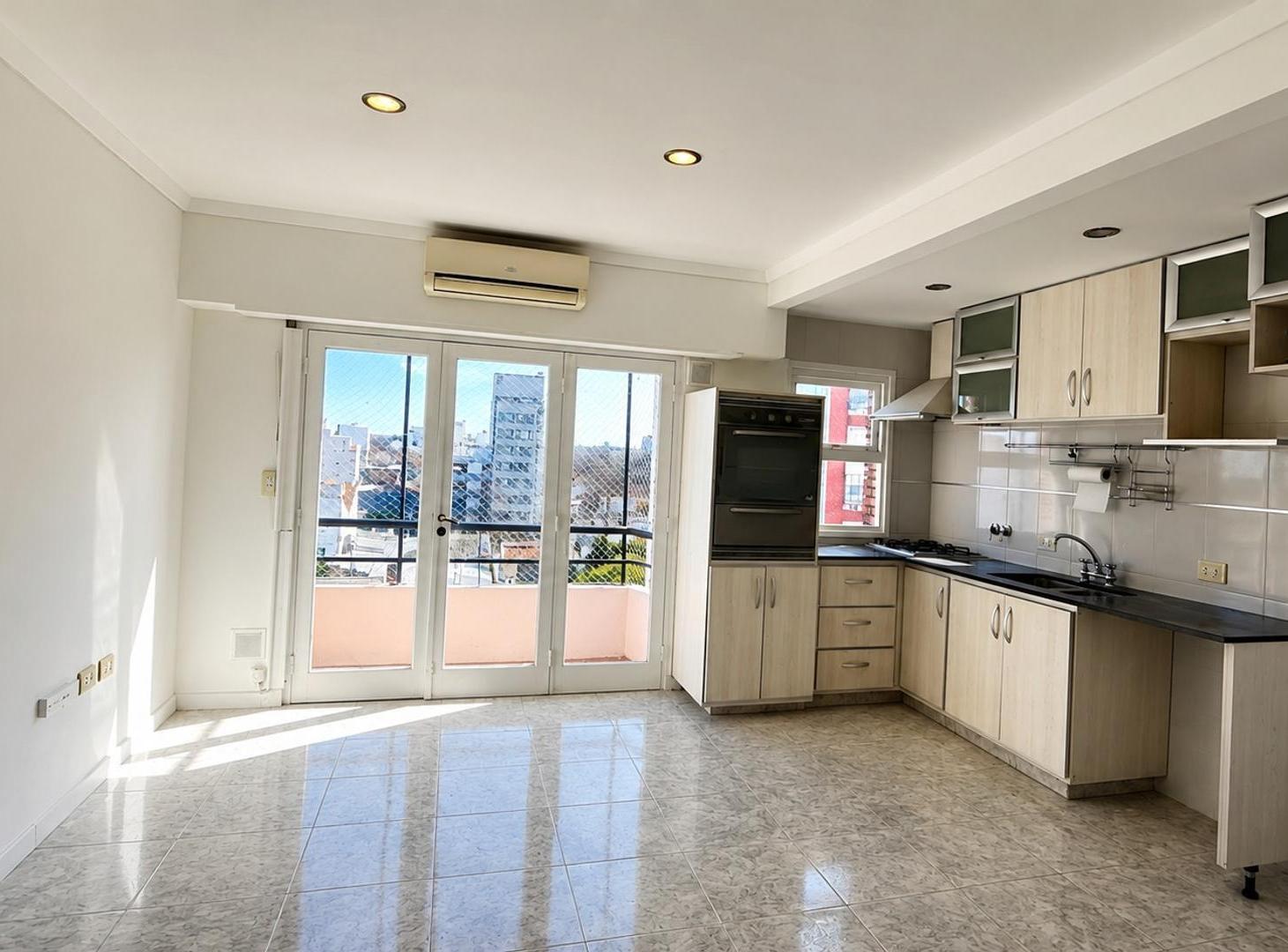 Foto de VENTA | DEPARTAMENTO 3 AMBIENTES CON BALCÓN | LA PERLA, imagen 1