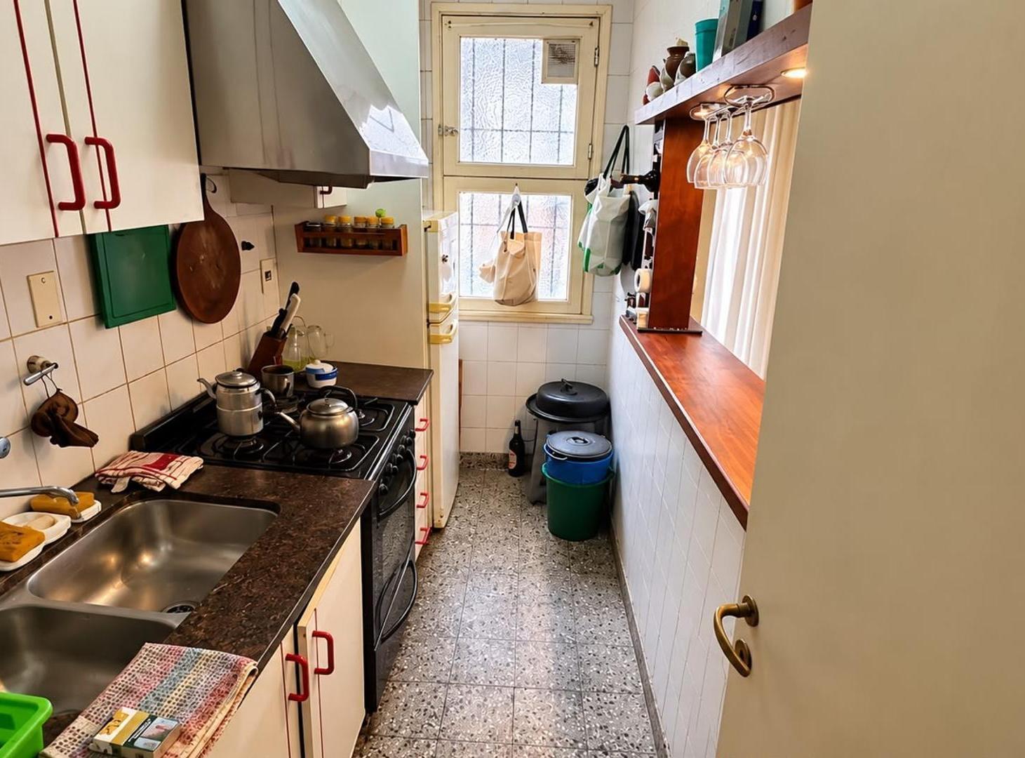 Foto de DEPARTAMENTO 2 AMBIENTES A LA CALLE CON BALCÓN FRANCÉS, imagen 2