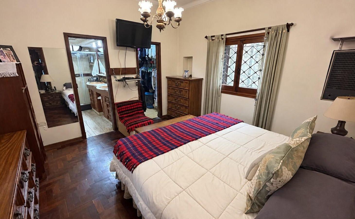 Foto de CASA 4 AMB SOBRE AVENIDA LIBERTAD - IDEAL DESARROLO, imagen 4