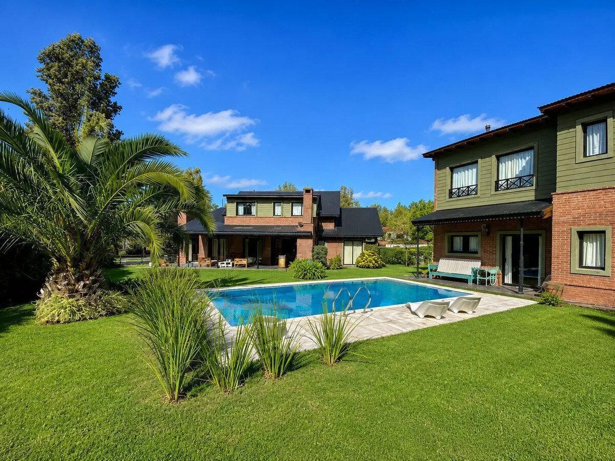 Foto de Venta Doble Chalet En Rumenco, imagen 2