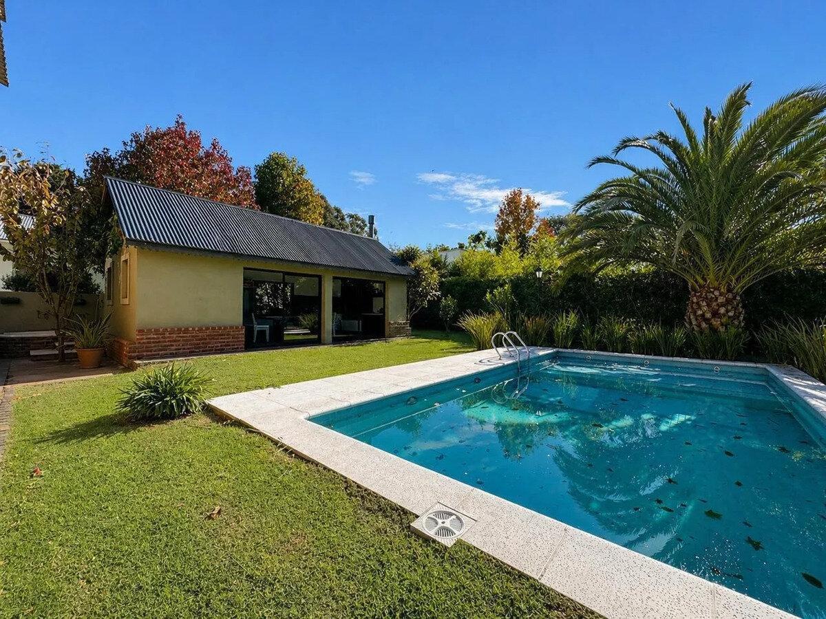 Foto de Venta Doble Chalet En Rumenco, imagen 3