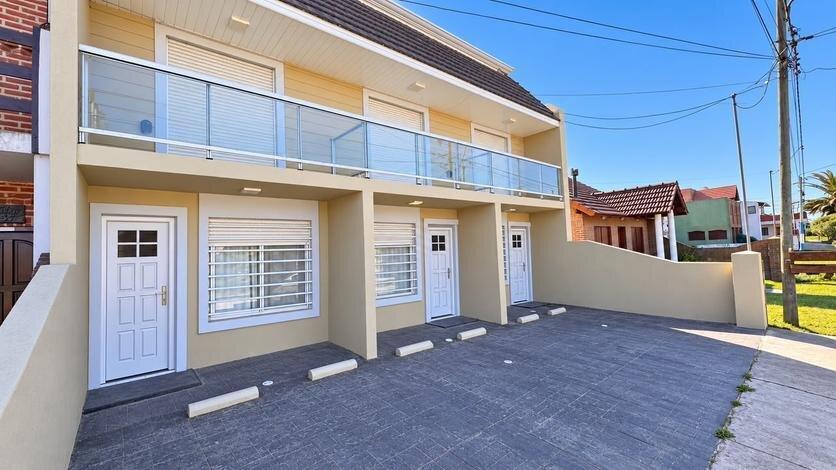 Foto de VENTA COMPLEJO DE TRIPLEX A 2 CUADRAS DEL MAR, imagen 2