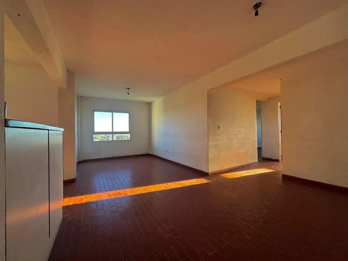 Foto de Departamento 4 Ambientes En Venta, imagen 2