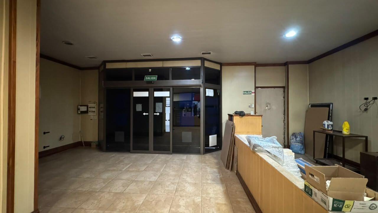 Foto de ALQUILER DE LOCAL CON GRAN DEPOSITO, imagen 2