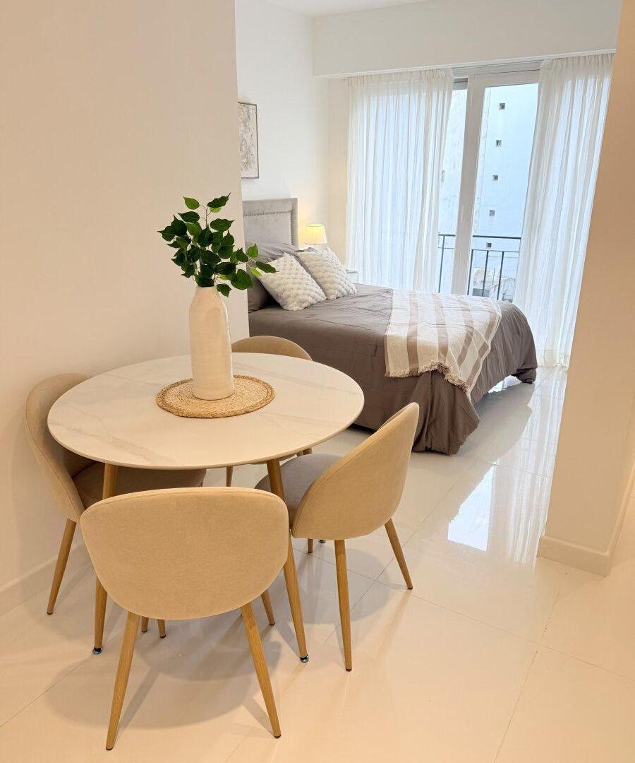 Foto de VENTA | MONOAMBIENTE PLAZA COLON, imagen 1