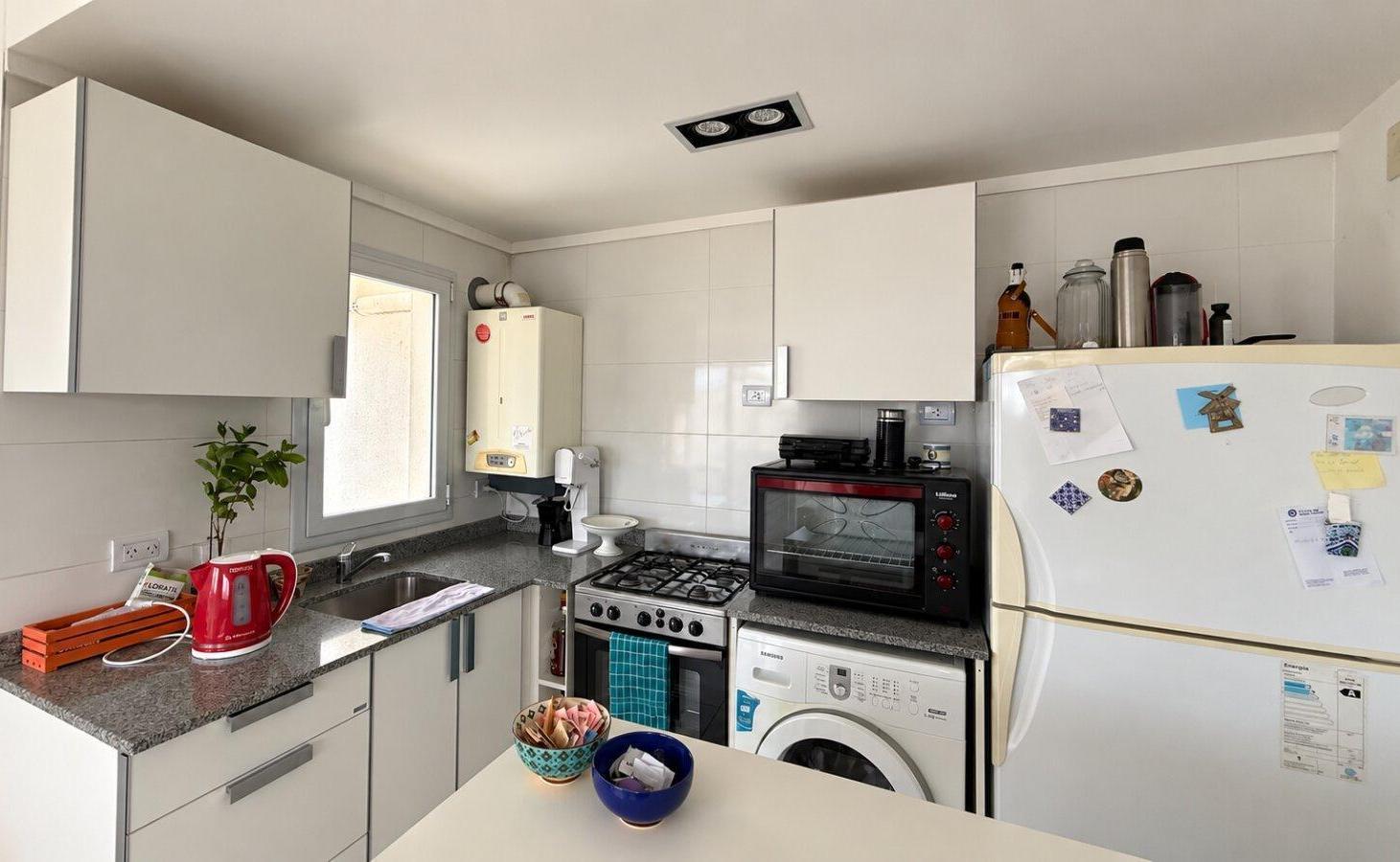 Foto de VENTA | DEPARTAMENTO DE 2 AMBIENTES CON BALCÓN Y COCHERA | ZONA CENTRO, imagen 4