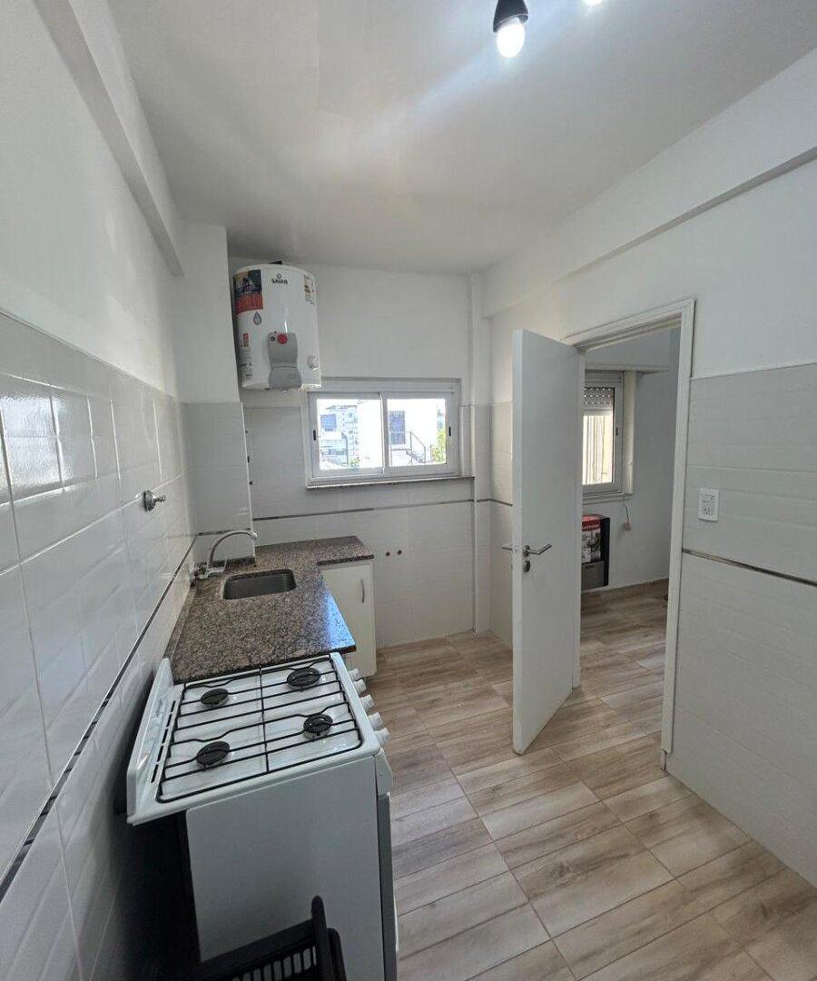 Foto de VENTA | 3 AMBIENTES LATERAL | CHAUVIN, imagen 3