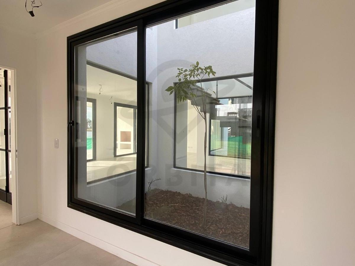Foto de Casa en Venta en Barrio Santa Ana, Villa Nueva, Tigre, a la laguna, imagen 2