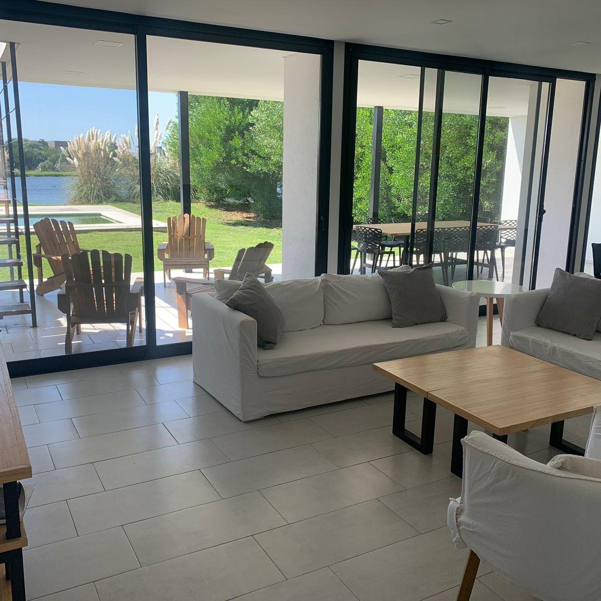 Casa en Venta en Costa Esmeralda, Ecuestre Al Lago 1