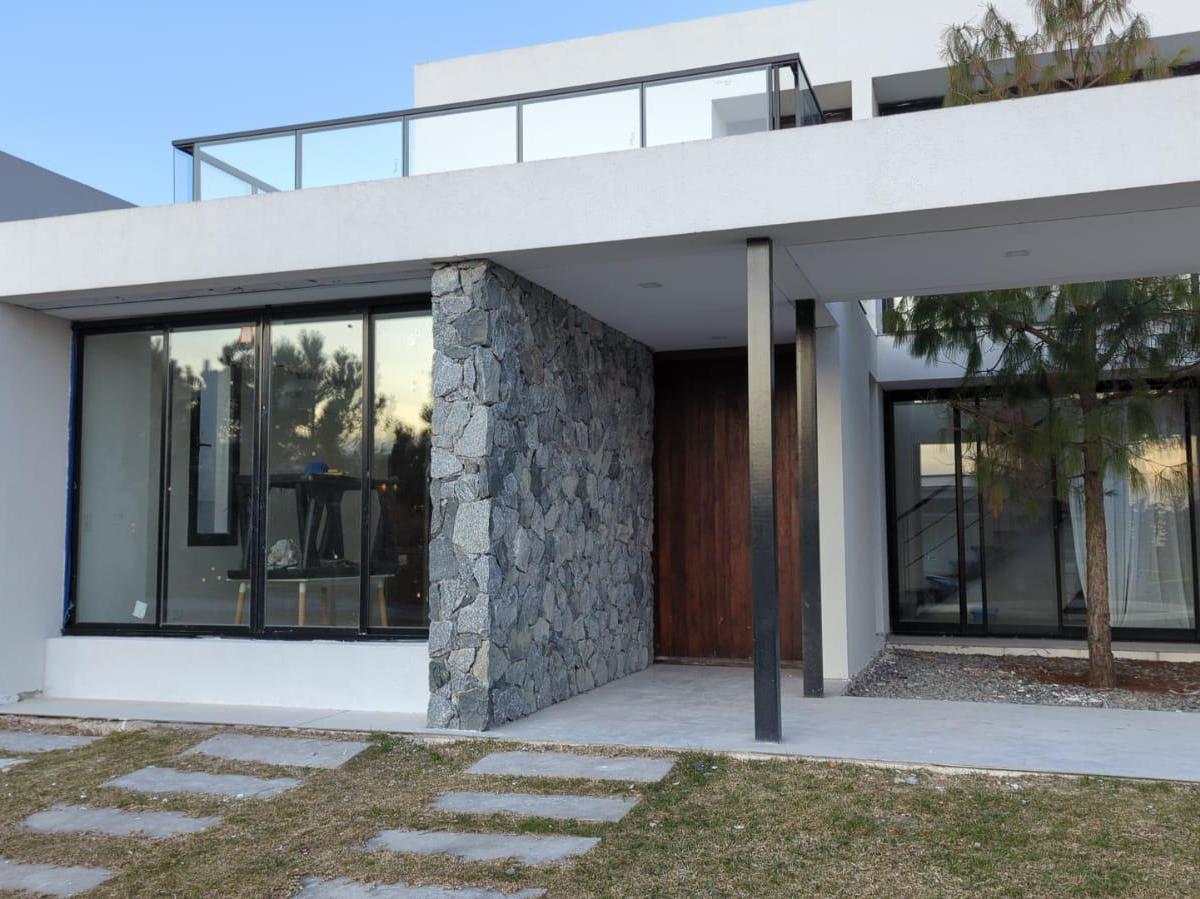 Casa en Venta en Costa Esmeralda, Ecuestre Al Lago 4