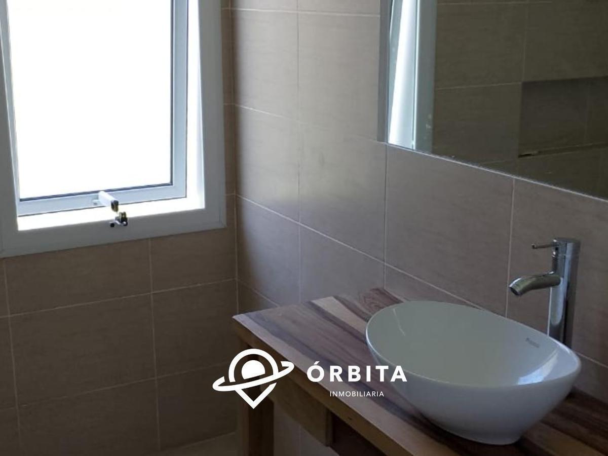 Casa en Venta en Costa Esmeralda, Barrio Ecuestre 1