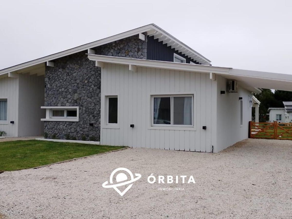 Casa en Venta en Costa Esmeralda, Barrio Ecuestre 1