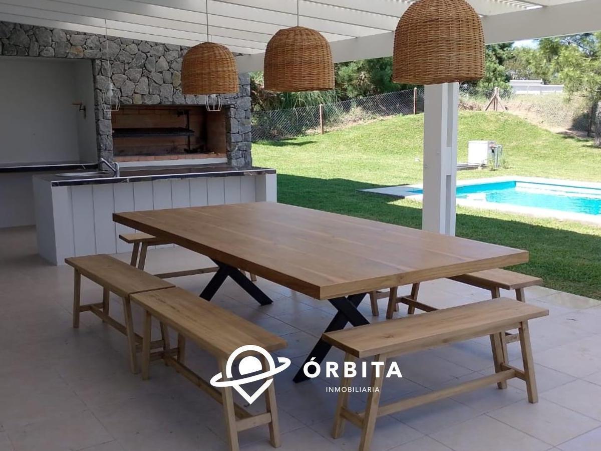 Casa en Venta en Costa Esmeralda, Barrio Ecuestre 3