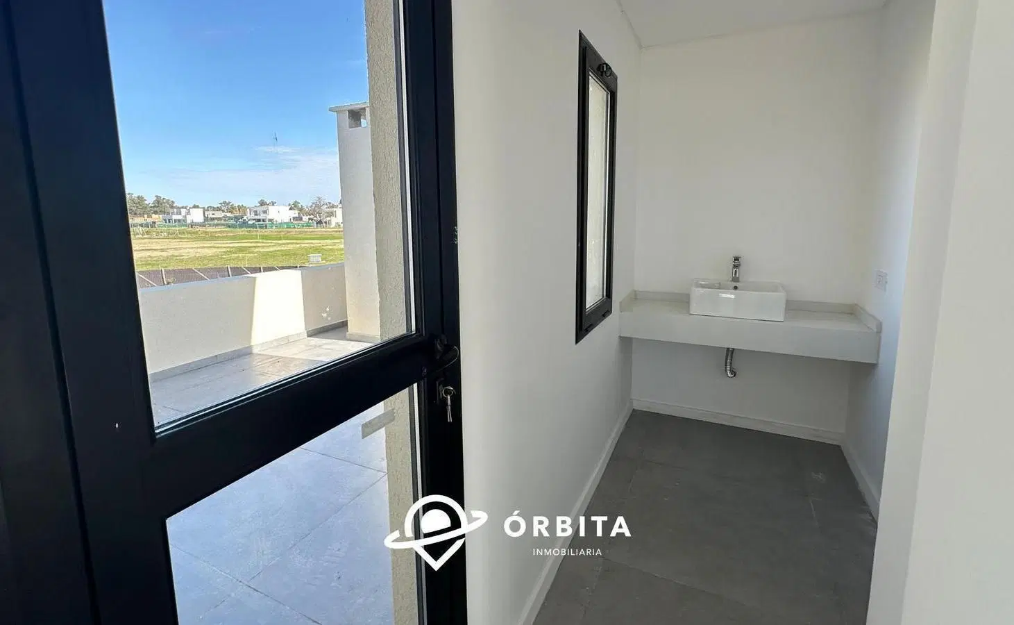 Casa en venta en Barrio Santa Elisa, Pilar del Este 4