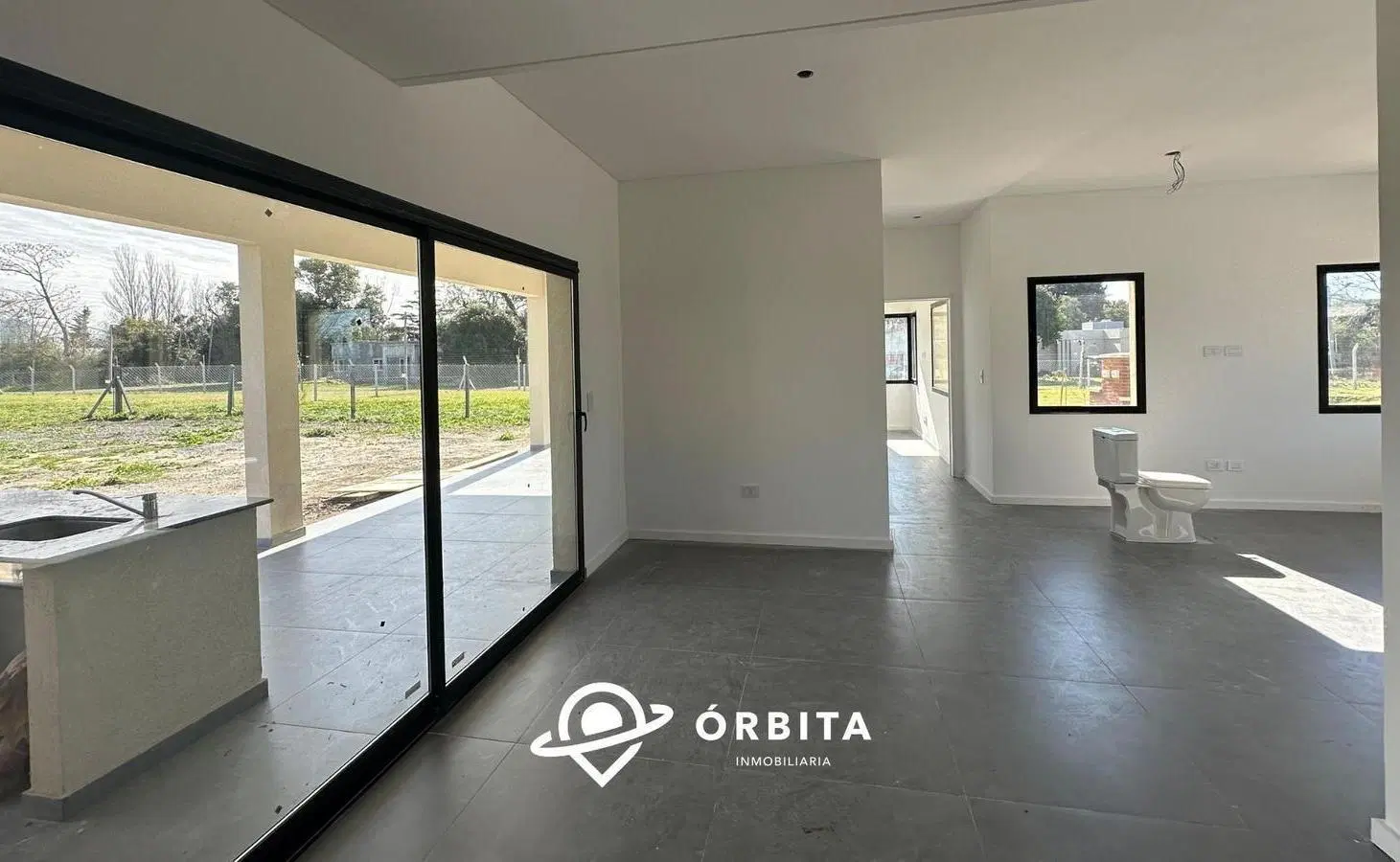 Casa en venta en Barrio Santa Elisa, Pilar del Este 2