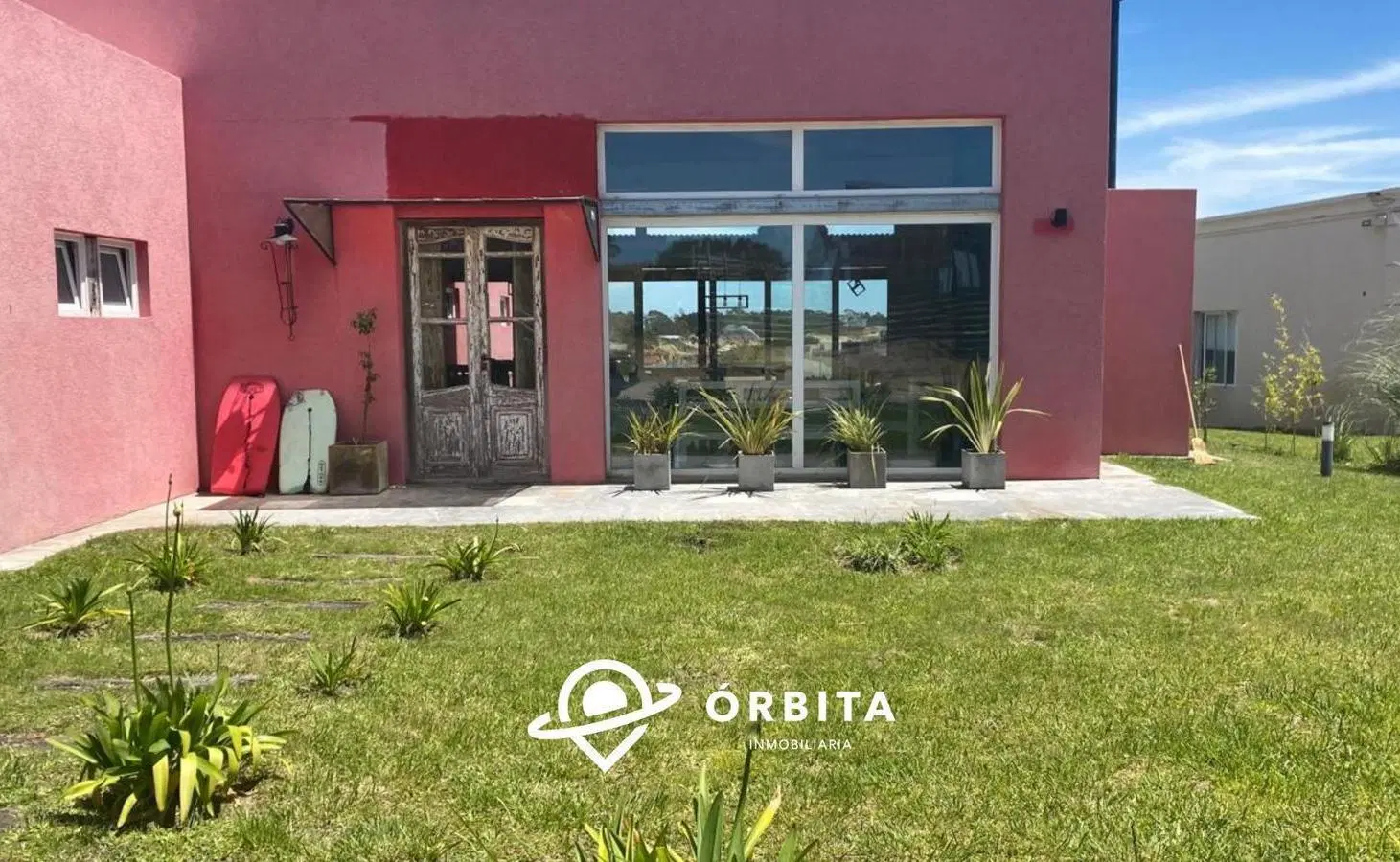 Casa en venta en Costa Esmeralda, Barrio Ecuestre, lote al 400 1