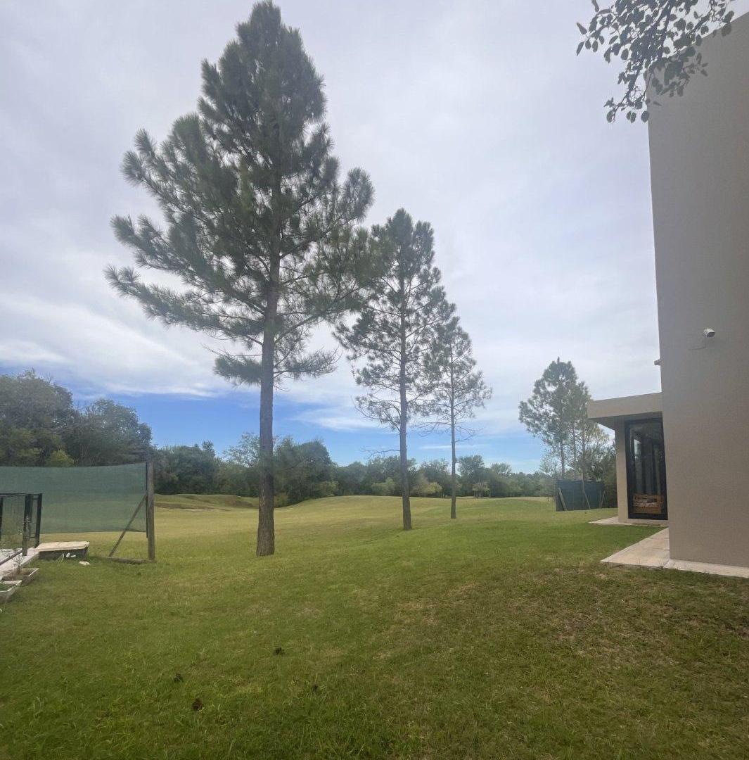 Foto de VENTA CASA DE CATEGORÍA VILLA SAN MIGUEL, LOS MOLINOS, imagen 2