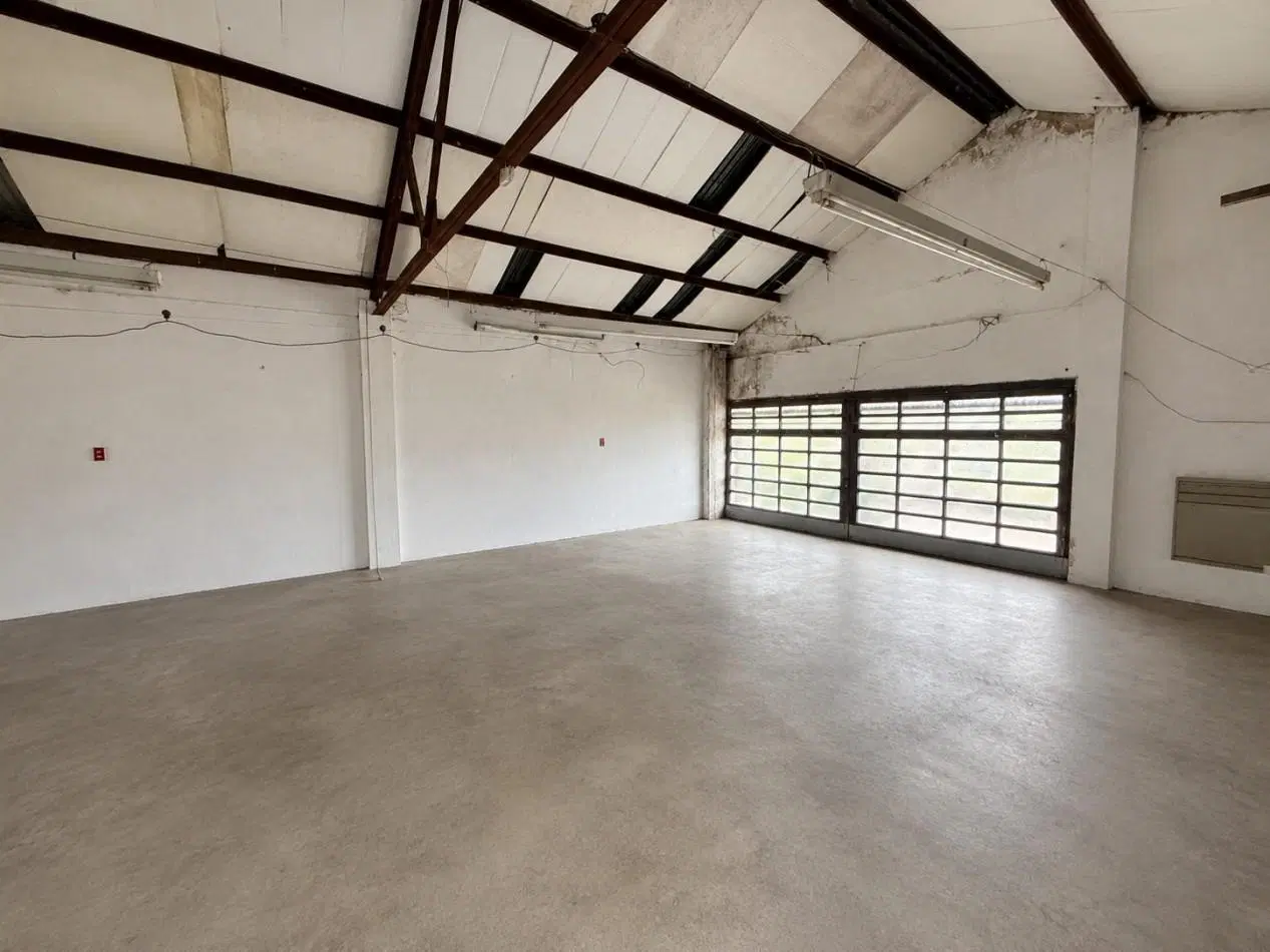 GALPON EN VENTA o ALQUILER 300 MTR2 3