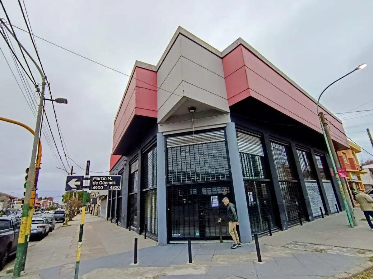 LOCAL COMERCIAL 683 M2 - AV. JUAN B JUSTO ESQUINA GUEMES – U$S 6.500.- 2