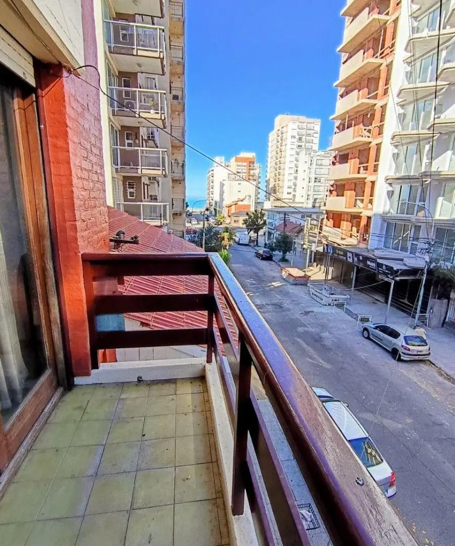 1 AMB AMPLIO CON BALCON Y COCHERA - A UNA CUADRA DE LA PLAYA - VISTA AL MAR 3