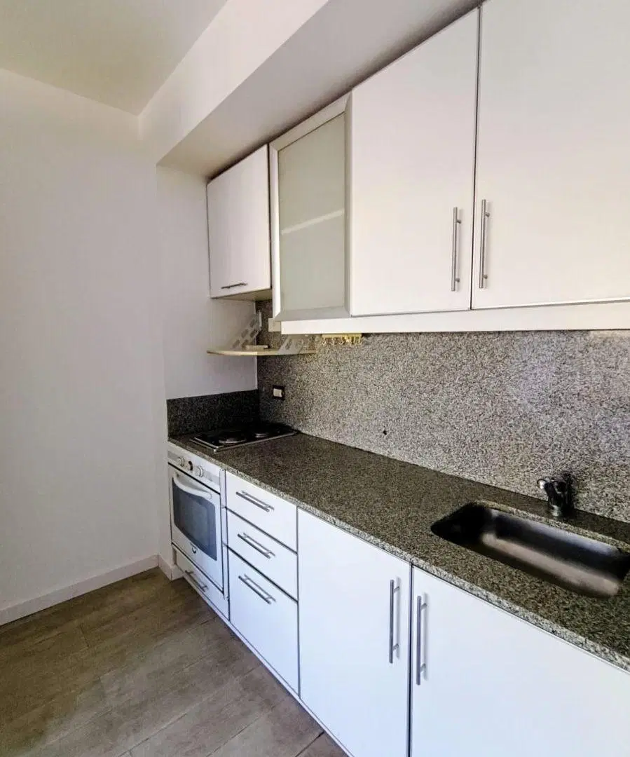 DUPLEX DOS AMB 4TO PISO AL FRENTE GRANDE CON BALCÓN 5