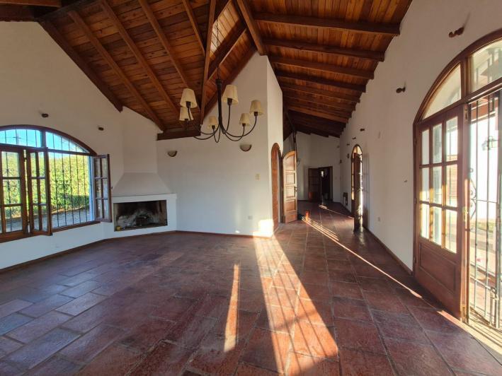 ALQUILER VILLA ALLENDE GOLF CASA CUATRO DORMITORIOS PILETA PARQUE 1