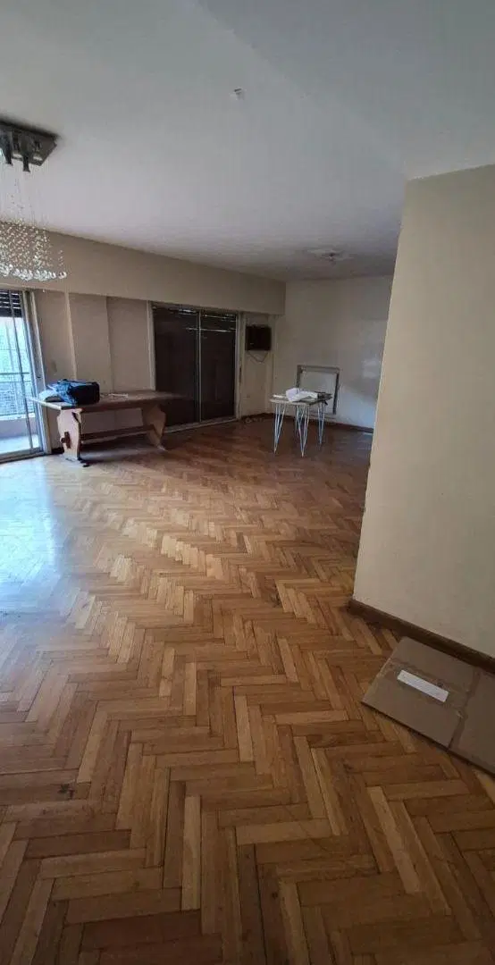 OPORTUNIDAD. Recoleta. Austria y Las Heras. A remodelar. 142 mts con cochera y amplio balcon 3